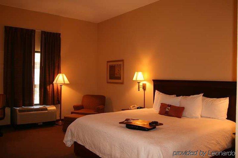 Hampton Inn Troy Pokoj fotografie